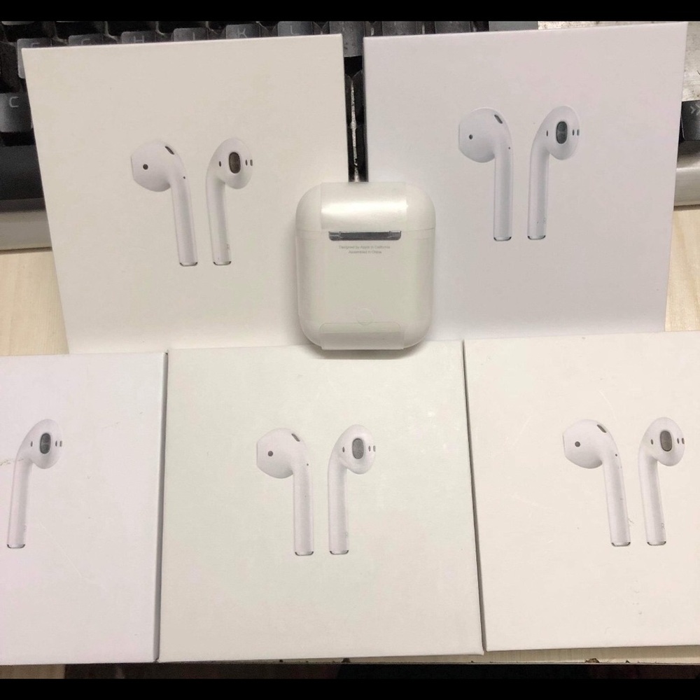 Ipods - Picture 3 of 7